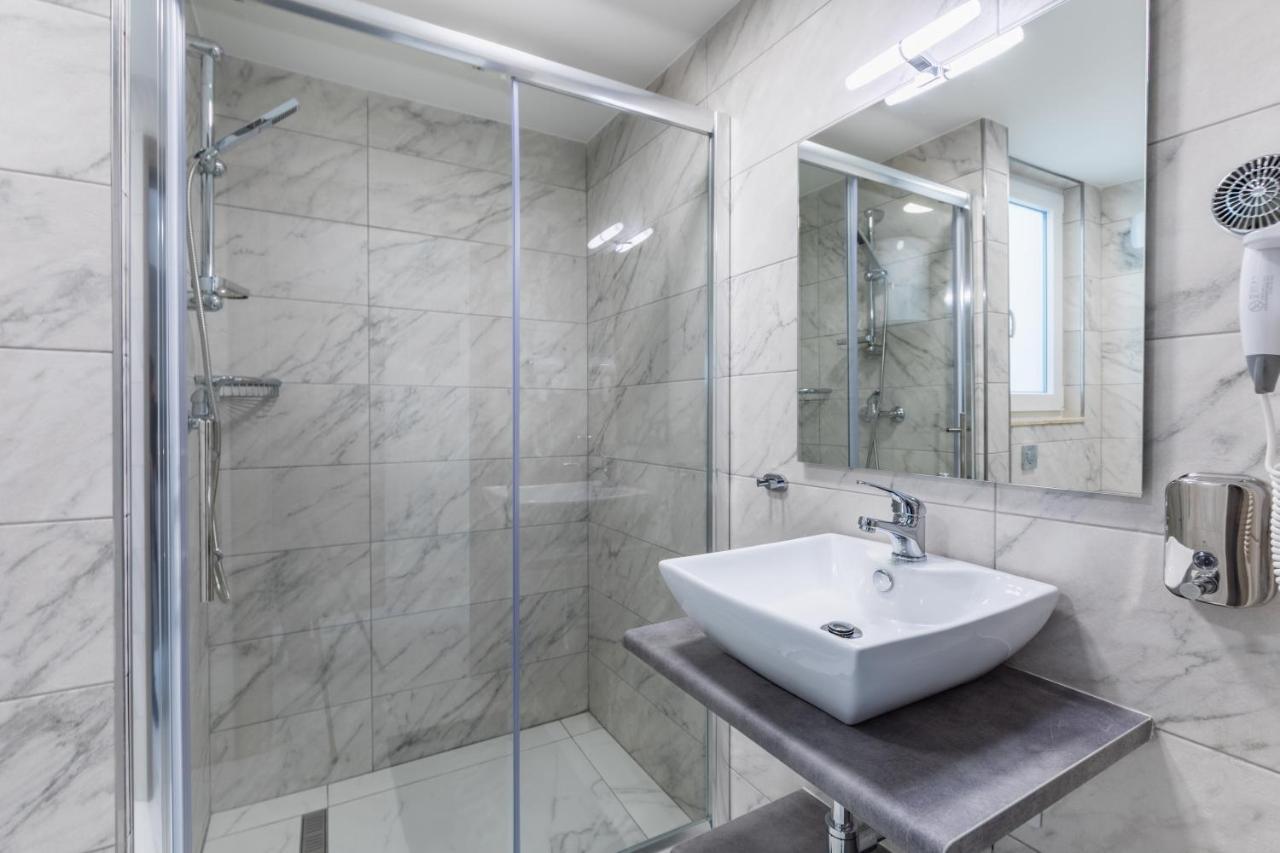 Terrace View-Stylish Two Bedrooms Fully Ac-Wifi Penthouse مسيدا المظهر الخارجي الصورة